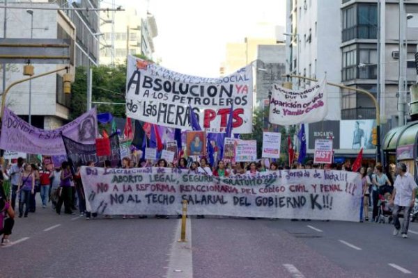 Pan y Rosas se movilizó en Córdoba el día internacional de las mujeres trabajadoras